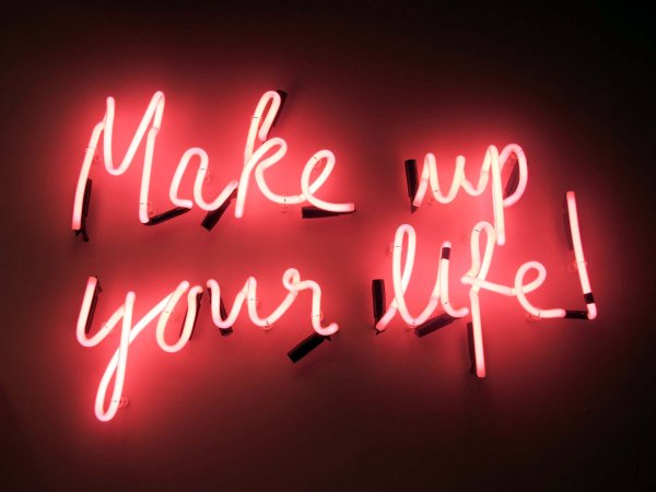 Неоновые надписи на русском