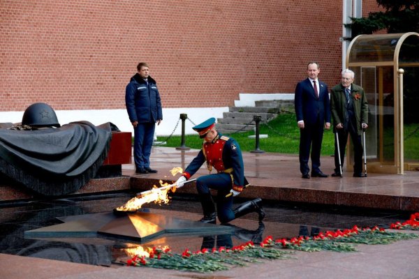 Памятник вечный огонь в Москве