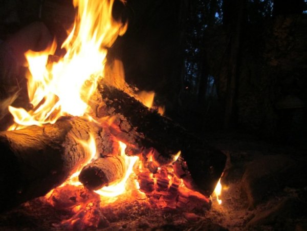 Костер в землянке