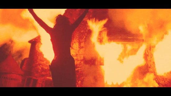 Человек горит в огне гиф