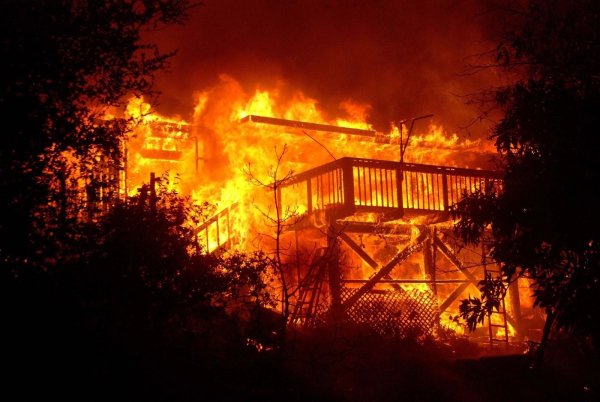 Пожар в коттедже