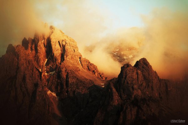 Гора в огне арт