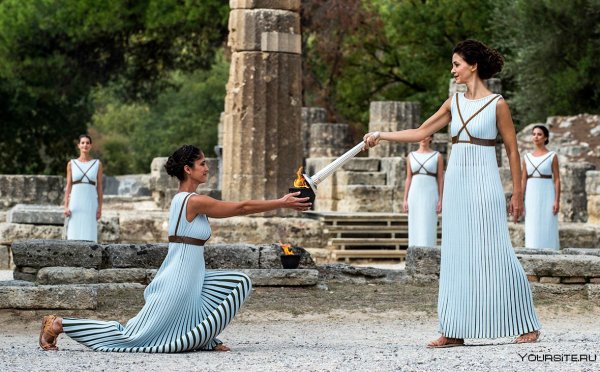 Олимпия Греция Олимпийский огонь