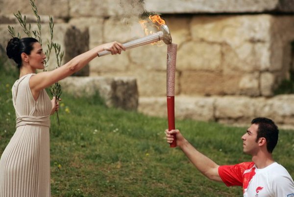 Олимпийский факел в древней Греции