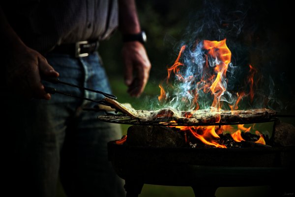 Огонь барбекю