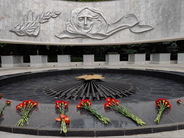 Мемориал вечный огонь Ростов-на-Дону