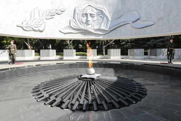 Вечный огонь в Ростове на Карла Маркса