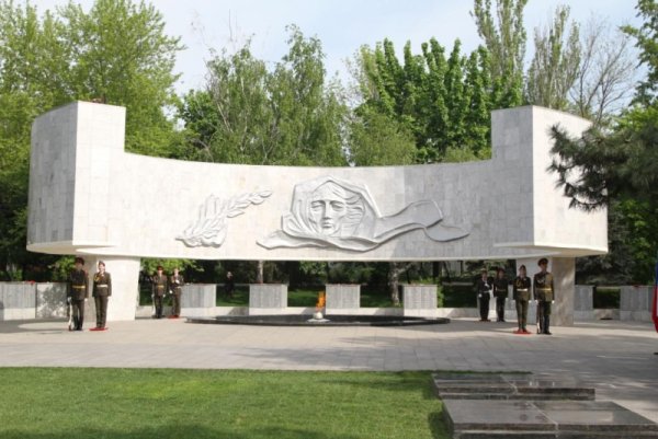 Мемориал вечный огонь Ростов-на-Дону