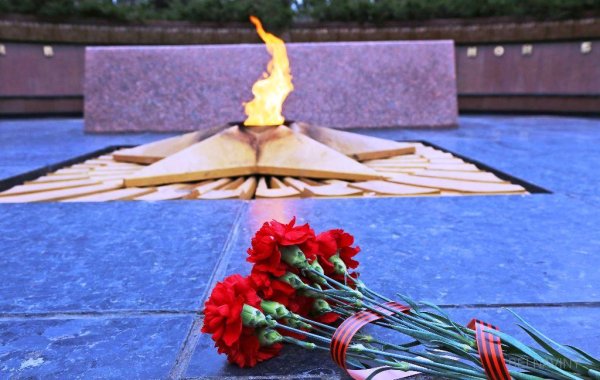 Вечный огонь Полярные зори