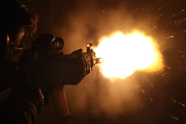 Огонь из оружия