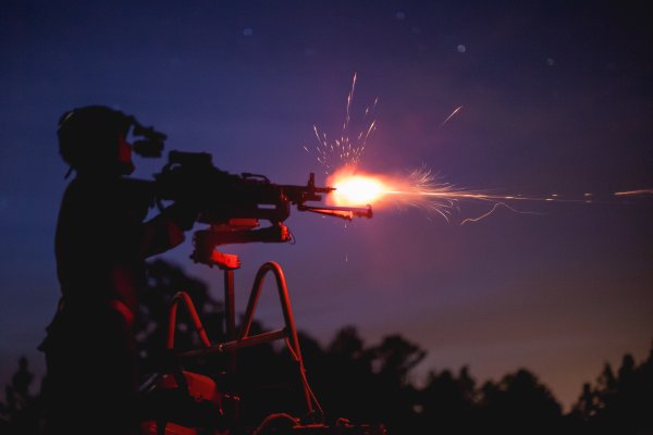 Выстрел из пулемета