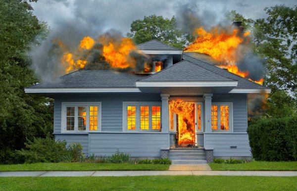 Дом в огне