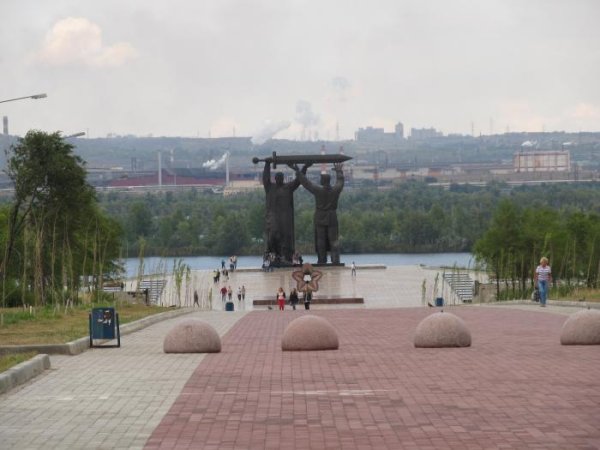 Парк у вечного огня Магнитогорск