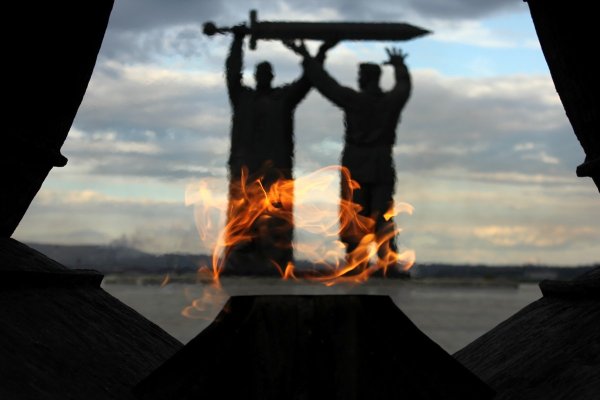 Тыл фронту вечный огонь