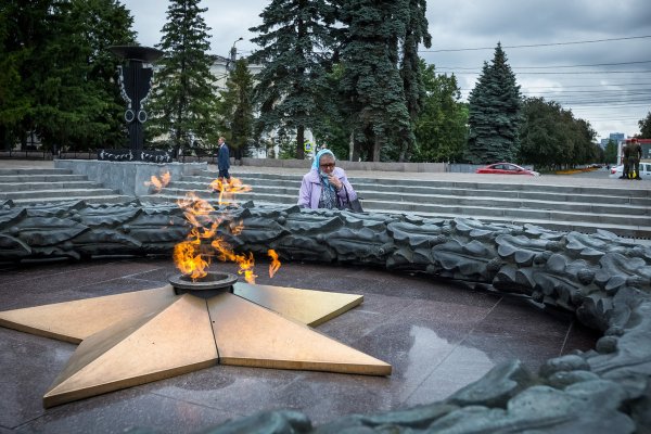 Мемориальный комплекс вечный огонь Челябинск