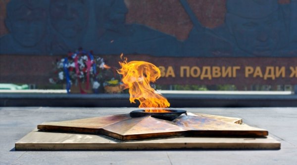 Памятник у вечного огня Ижевск