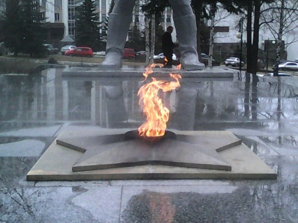 Вечный огонь в Ижевске фотоисторию