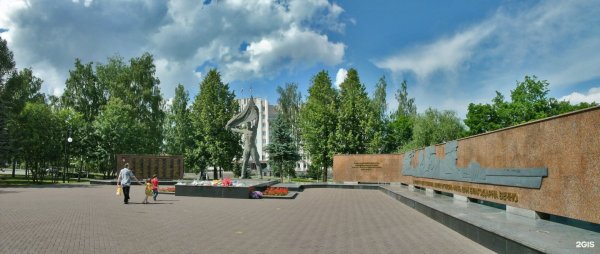 Карлутская площадь Ижевск