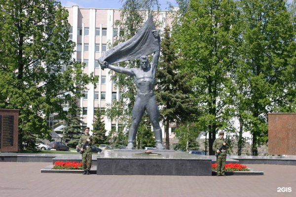 Монумента боевой и трудовой славы в г. Ижевске