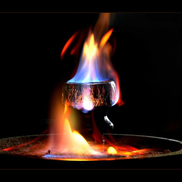 Кальян на фоне костра