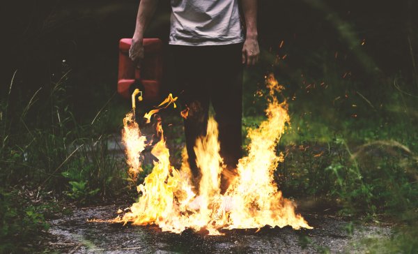 Бензин в огонь