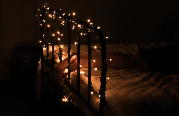 Гирлянда в комнате