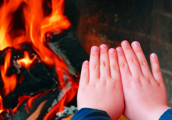 Греться у огня