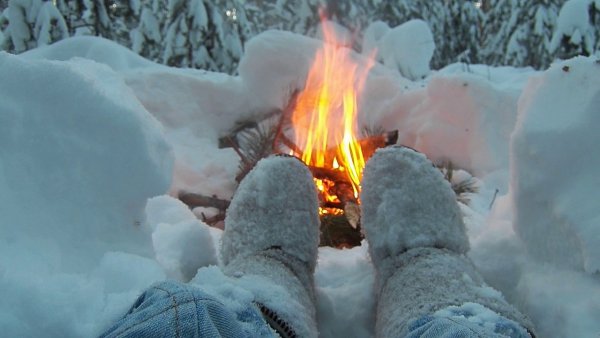 Зимние посиделки у костра
