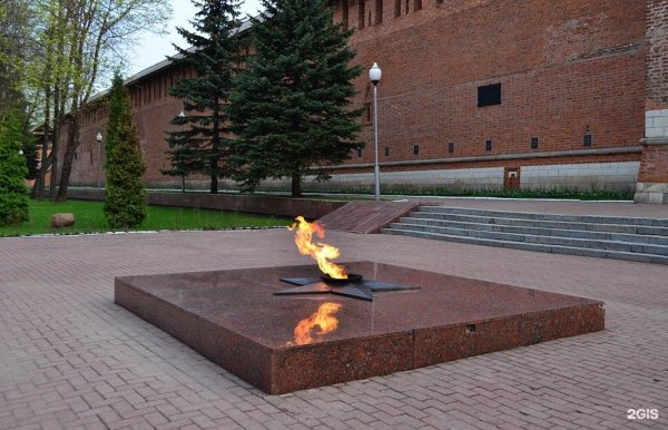Смоленск вечный огонь в сквере памяти героев