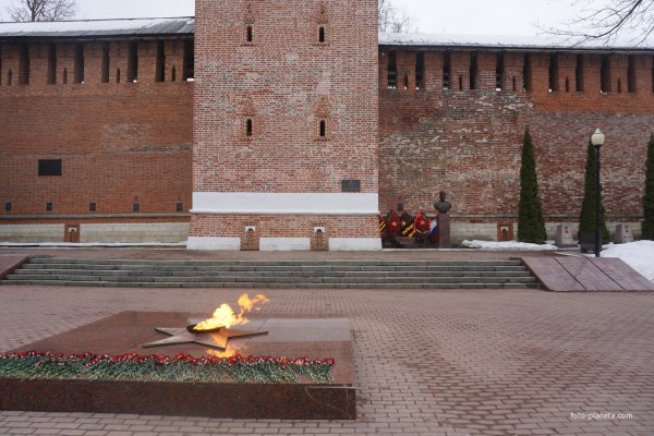 Смоленск вечный огонь в сквере памяти героев