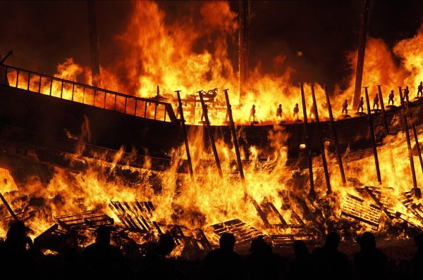 Горящие мосты