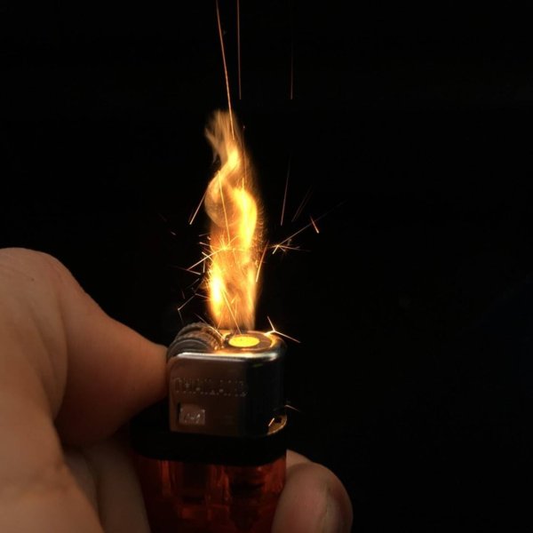 Пламя зажигалки