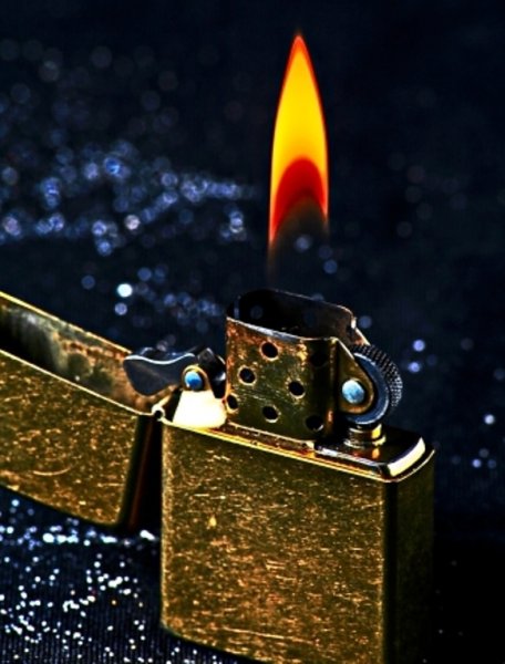 Пламя зажигалки