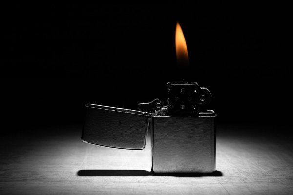 Зажигалка зиппо с огнем