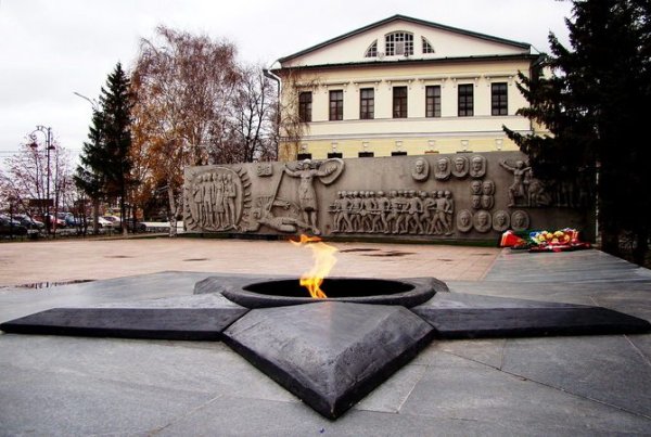 Мемориальный комплекс вечный огонь Тюмень