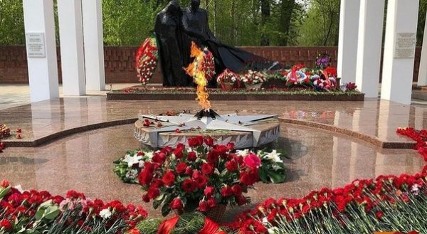 Памятник вечный огонь Тюмень