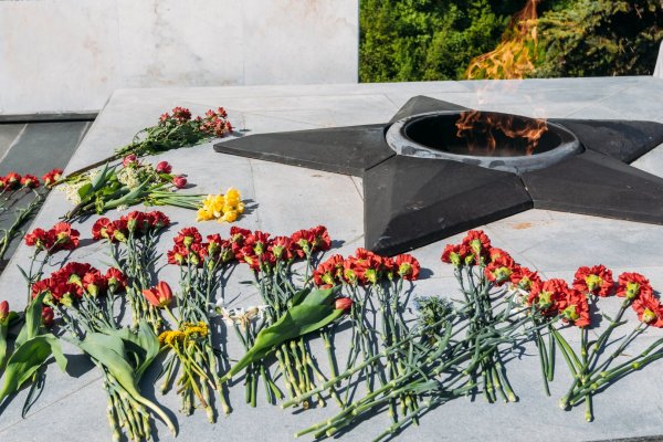 Мемориал «вечный огонь» на площади труда