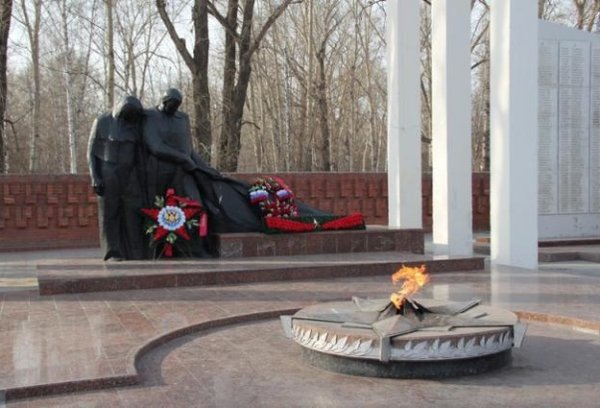 Памятник вечный огонь Тюмень