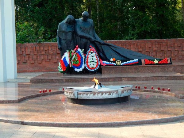 Вечный огонь Тюмень площадь памяти