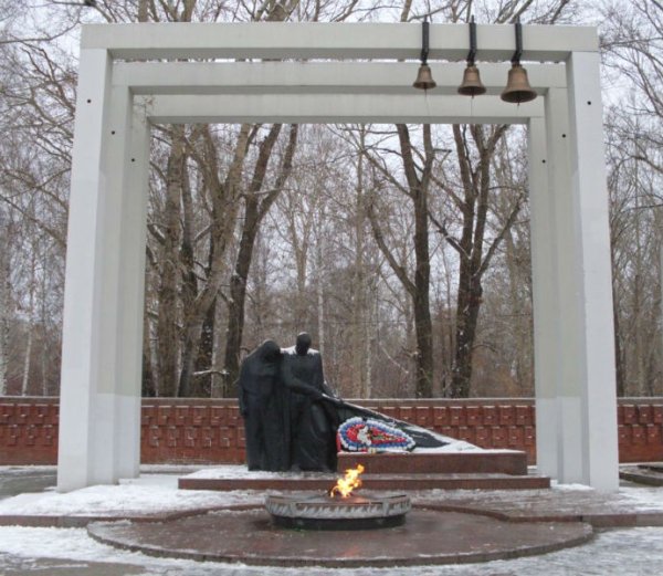 Памятник в Тюмени погибшим воинам