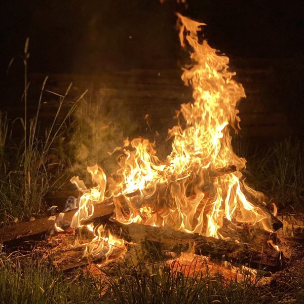 Огонь костер