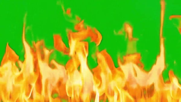 Огонь на зеленом фоне