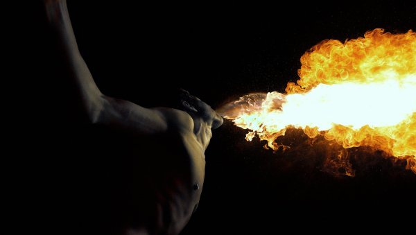 Парень с огненными руками