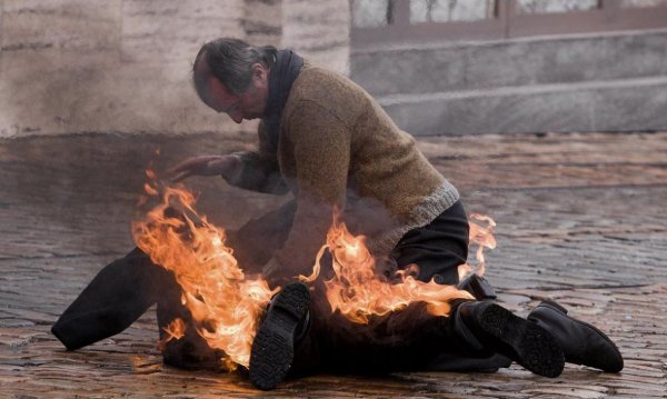 Тушение горящей одежды