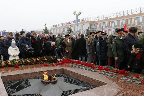 Площадь памяти героев вечный огонь Краснодар