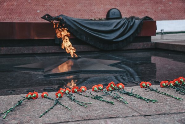 Москва вечный огонь могила неизвестного солдата