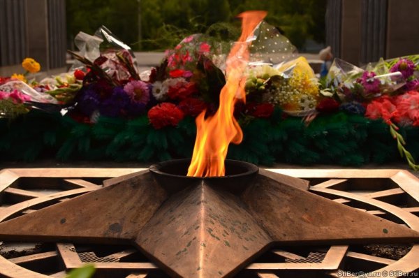 Горящий вечный огонь