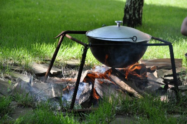 Казан для приготовления пищи на костре