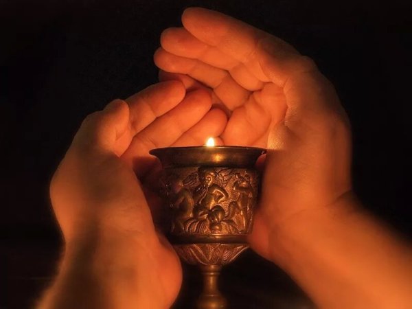 Неугасимые Лампады в церкви