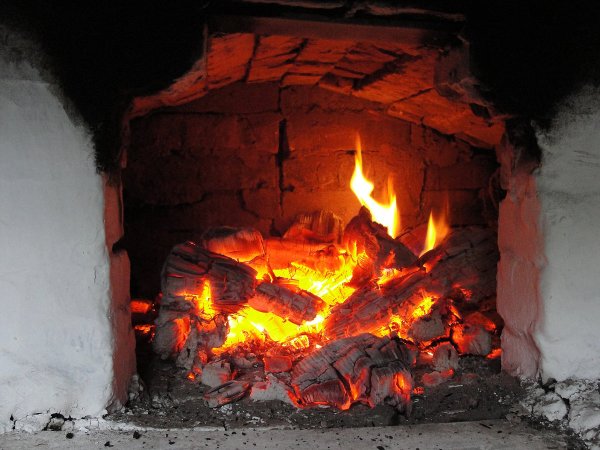 Русская печь с огнем